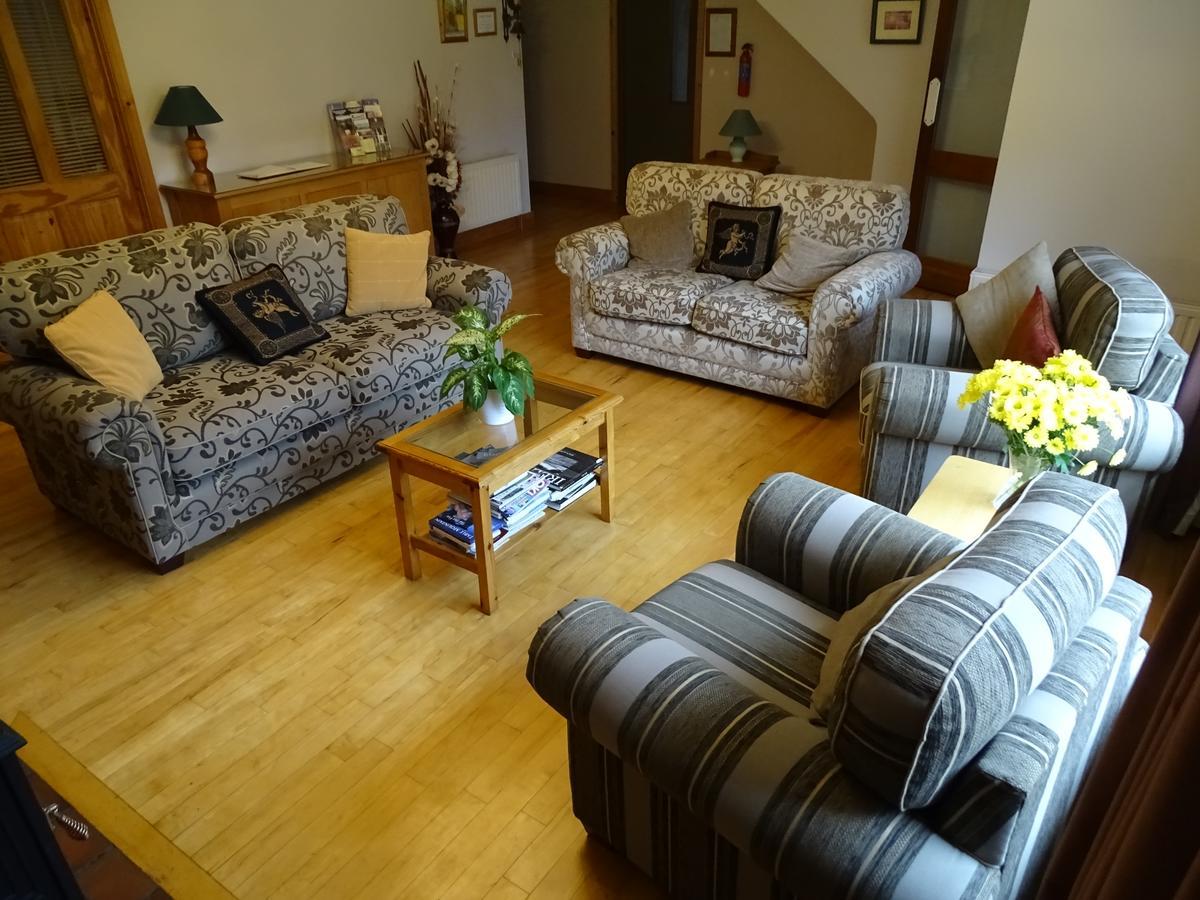 Pinewood Lodge Лара Экстерьер фото